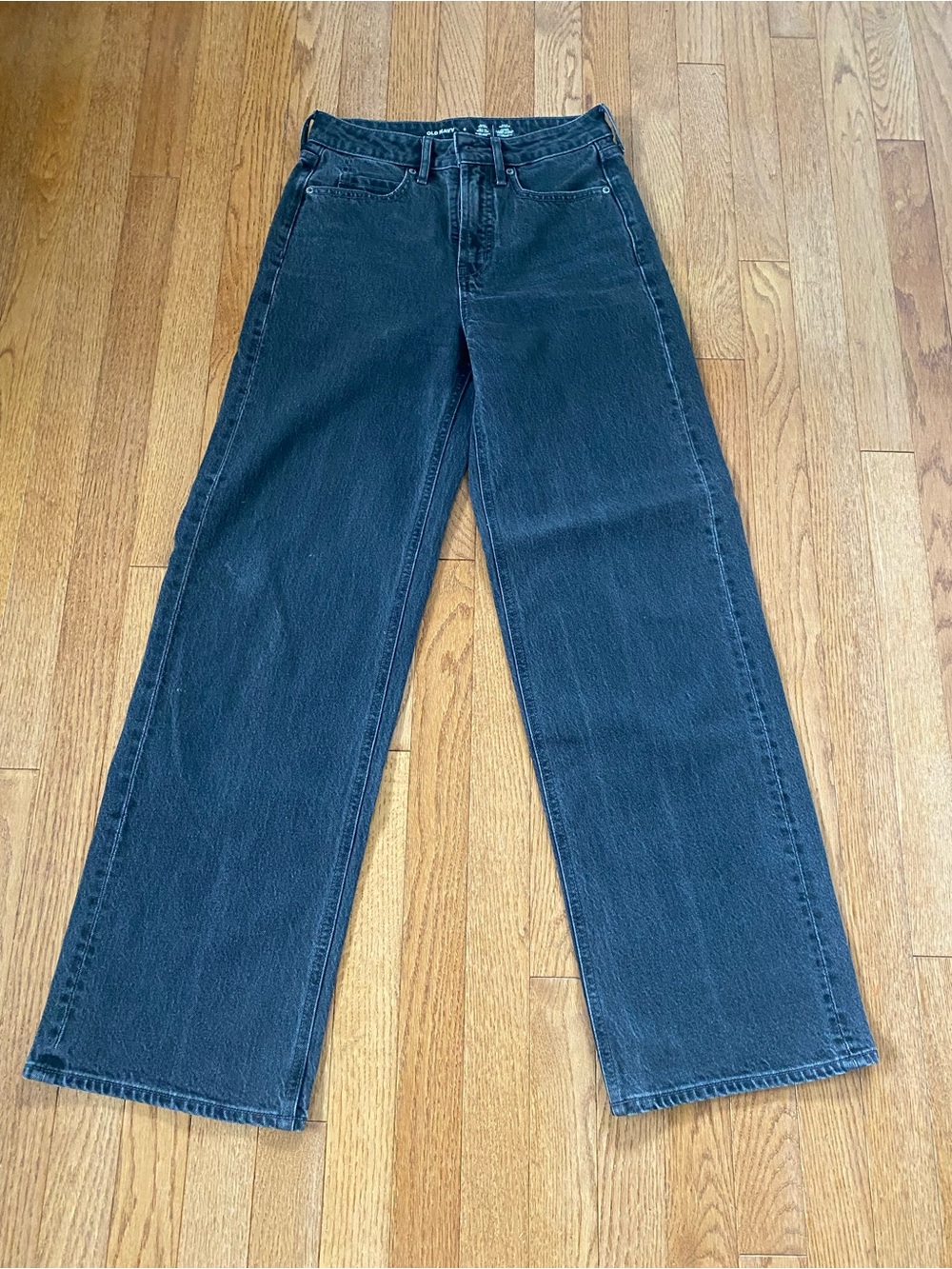 Old Navy Wide-Leg Extra High Rise Jeans in Black Wash
